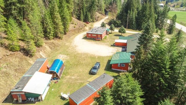 2276 Highway 6, House detached with 2 bedrooms, 3 bathrooms and null parking in Central Kootenay H BC | Image 6
