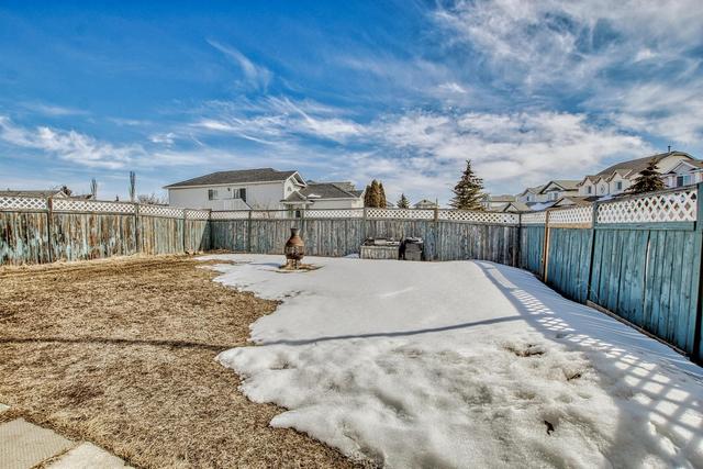 8051 Laguna Way Ne, House detached with 4 bedrooms, 2 bathrooms and 2 parking in Calgary AB | Image 36