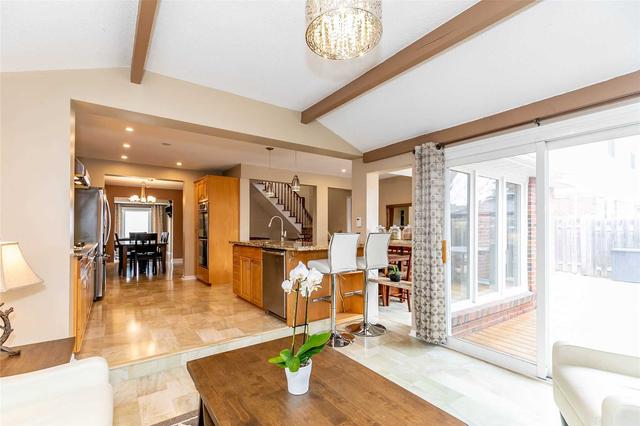 31 Patrician Crt, House detached with 3 bedrooms, 3 bathrooms and 6 parking in Bradford West Gwillimbury ON | Image 8