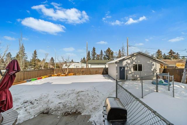 8936 33 Avenue Nw, House detached with 5 bedrooms, 3 bathrooms and 2 parking in Calgary AB | Image 41