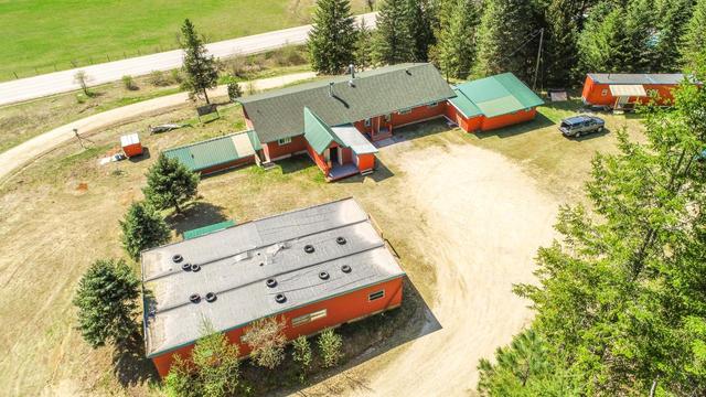 2276 Highway 6, House detached with 2 bedrooms, 3 bathrooms and null parking in Central Kootenay H BC | Image 4