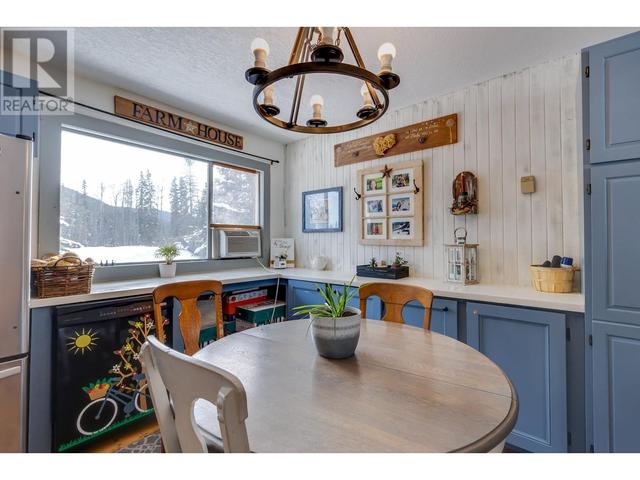 17165 E Perry Road, House detached with 3 bedrooms, 1 bathrooms and null parking in Fraser Fort George F BC | Image 6