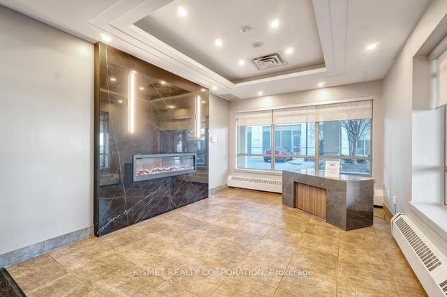 lph06 - 19 Avondale Ave, Condo with 0 bedrooms, 1 bathrooms and 1 parking in Toronto ON | Image 2
