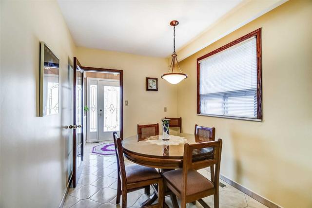 17 Newell Crt, House detached with 3 bedrooms, 2 bathrooms and 4 parking in Toronto ON | Image 30