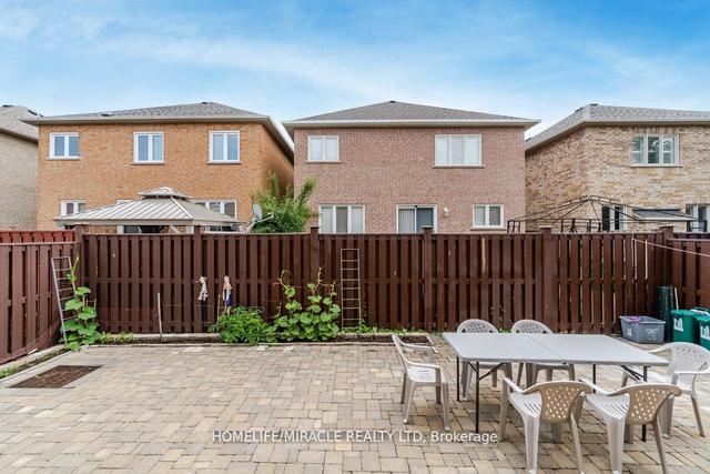 19 Millsborough Rd, House detached with 4 bedrooms, 4 bathrooms and 6 parking in Brampton ON | Image 33