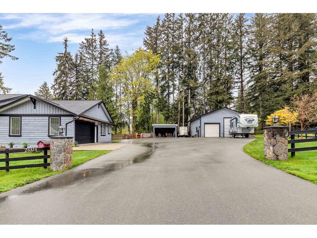 25325 130 Avenue, House detached with 3 bedrooms, 2 bathrooms and null parking in Maple Ridge BC | Card Image