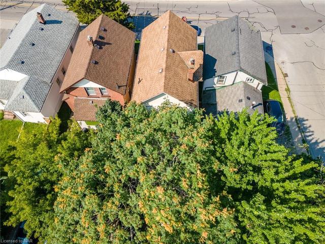 56 Court Street, House detached with 4 bedrooms, 2 bathrooms and null parking in St. Catharines ON | Image 35
