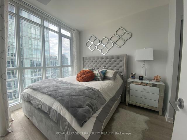 4103 - 21 Iceboat Terr, Condo with 1 bedrooms, 1 bathrooms and 1 parking in Toronto ON | Image 10