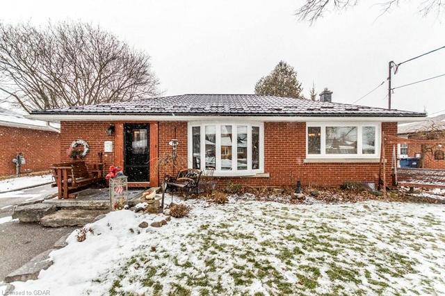 10 Sumac Place, House detached with 3 bedrooms, 1 bathrooms and 4 parking in Guelph ON | Image 1