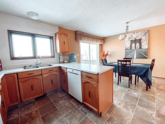 80301 Range Road 73, House detached with 3 bedrooms, 2 bathrooms and null parking in Saddle Hills County AB | Image 6