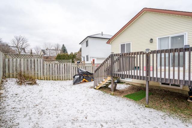 1237 Huntington Circ, House detached with 2 bedrooms, 2 bathrooms and 3 parking in Peterborough ON | Image 35