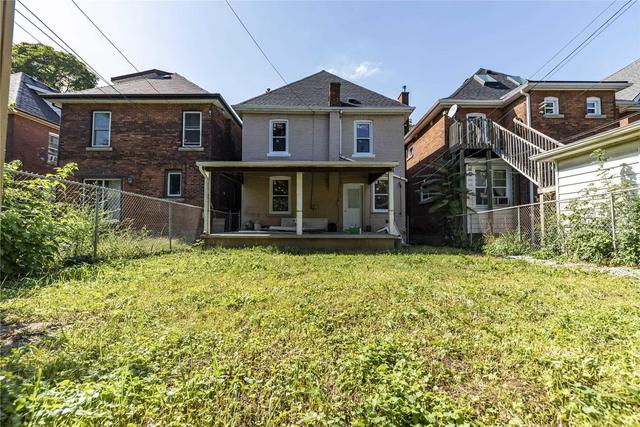49 Garfield Ave S, House detached with 3 bedrooms, 3 bathrooms and 2 parking in Hamilton ON | Image 2