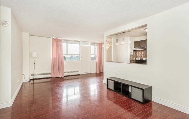 614 - 1950 Kennedy Rd, Condo with 3 bedrooms, 1 bathrooms and 1 parking in Toronto ON | Image 2