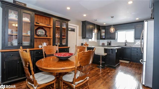 1798 Penetanguishene Road, House detached with 4 bedrooms, 2 bathrooms and 11 parking in Springwater ON | Image 13