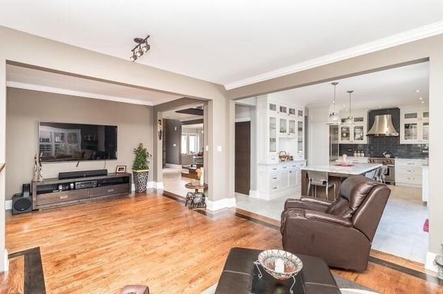 2241 Proudfoot Tr E, House detached with 4 bedrooms, 5 bathrooms and 6 parking in Oakville ON | Image 6