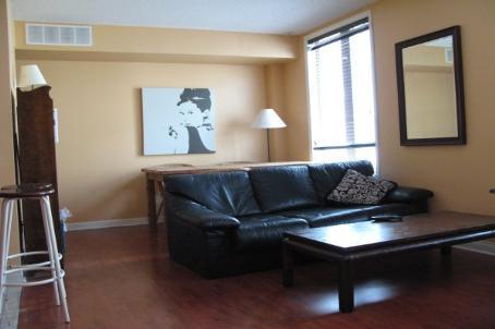 424 - 12 Douro St, Townhouse with 3 bedrooms, 2 bathrooms and 1 parking in Toronto ON | Image 2