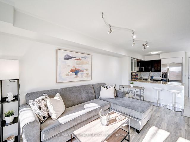 220 - 120 Dallimore Circ, Condo with 1 bedrooms, 1 bathrooms and 1 parking in Toronto ON | Image 3