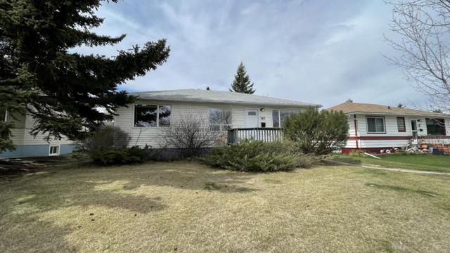 1611 21 Street Nw, House detached with 5 bedrooms, 2 bathrooms and 2 parking in Calgary AB | Image 1