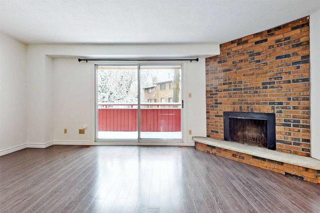 27 Poets Walkway, Townhouse with 3 bedrooms, 2 bathrooms and 1 parking in Toronto ON | Image 3