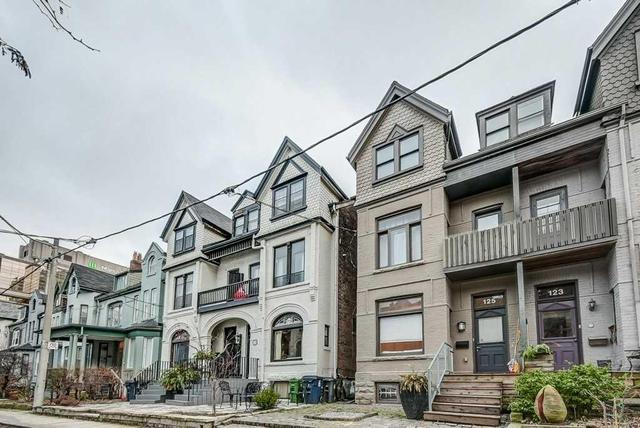 125 Collier St, House semidetached with 5 bedrooms, 3 bathrooms and null parking in Toronto ON | Image 2