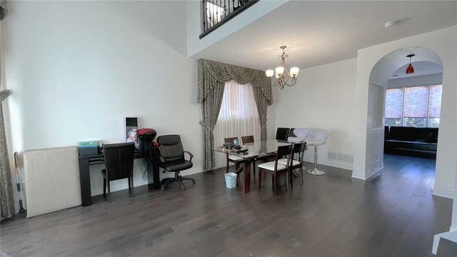 6 Saxony Dr, House detached with 4 bedrooms, 4 bathrooms and 4 parking in Markham ON | Image 12
