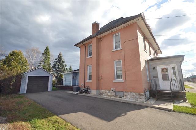 39 Bonnechere Street, Home with 2 bedrooms, 2 bathrooms and 3 parking in Renfrew ON | Image 1