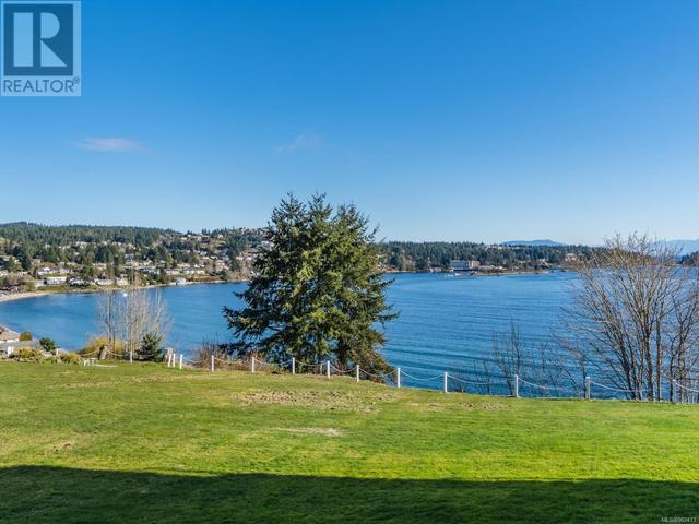 205 - 2560 Departure Bay Rd, Condo with 2 bedrooms, 2 bathrooms and 2 parking in Nanaimo BC | Image 32