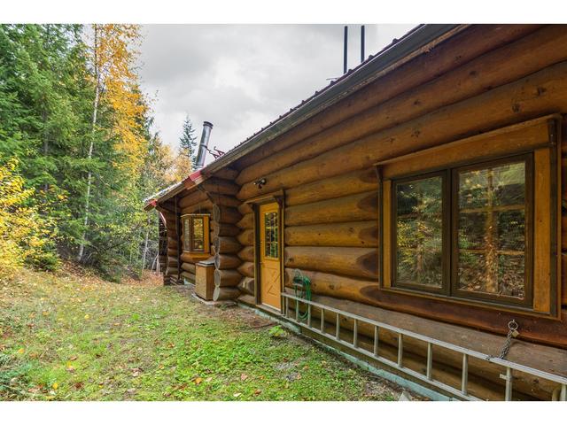 2197 Highway 3, House detached with 2 bedrooms, 2 bathrooms and 4 parking in Central Kootenay C BC | Image 58