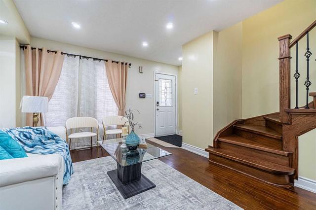 120 Saintsbury Cres, House semidetached with 3 bedrooms, 4 bathrooms and 4 parking in Brampton ON | Image 35