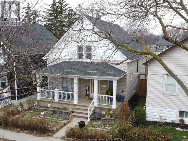 1231 Monmouth, House detached with 3 bedrooms, 2 bathrooms and null parking in Windsor ON | Image 1