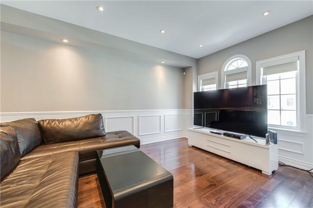 19 Estoril Terr, House detached with 3 bedrooms, 4 bathrooms and 2 parking in Toronto ON | Image 4