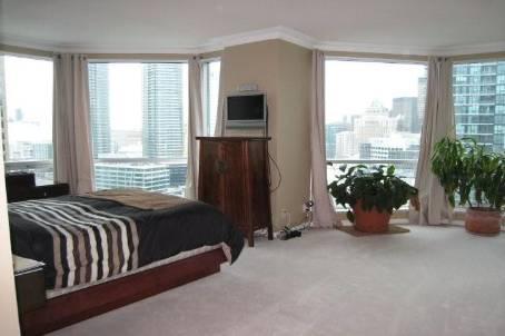 sph1-09 - 10 Queens Quay W, Condo with 2 bedrooms, 3 bathrooms and 2 parking in Toronto ON | Image 5