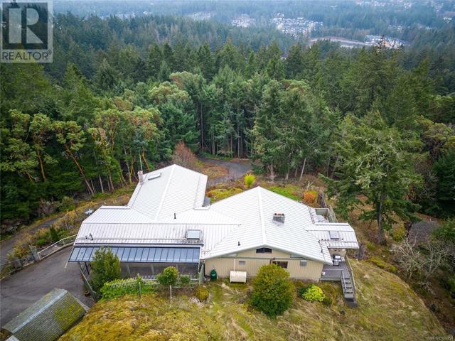 863 Walfred Rd, House detached with 2 bedrooms, 4 bathrooms and 4 parking in Langford BC | Image 30