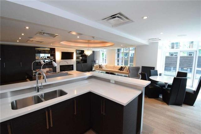 321 - 10 Concord Pl, Condo with 1 bedrooms, 2 bathrooms and 2 parking in Grimsby ON | Image 10