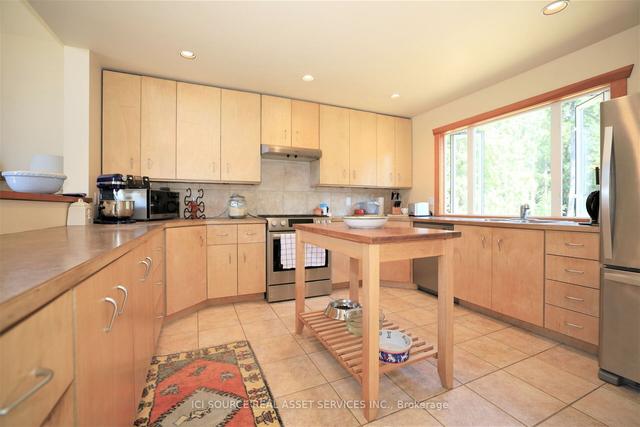 2345 Mountain Rd, House detached with 2 bedrooms, 2 bathrooms and 5 parking in Sunshine Coast F BC | Image 15