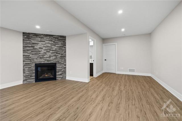 106 Porter Street, Townhouse with 3 bedrooms, 4 bathrooms and 3 parking in Ottawa ON | Image 22