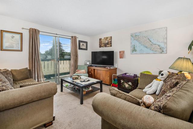 8303 33 Avenue Nw, House other with 6 bedrooms, 2 bathrooms and 2 parking in Calgary AB | Image 7