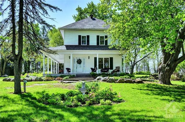 11952 County Road 43 Road, House detached with 6 bedrooms, 4 bathrooms and 12 parking in North Dundas ON | Image 1