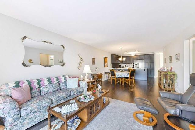100 Spruce Gardens Crt, House attached with 2 bedrooms, 3 bathrooms and 6 parking in Belleville ON | Image 7