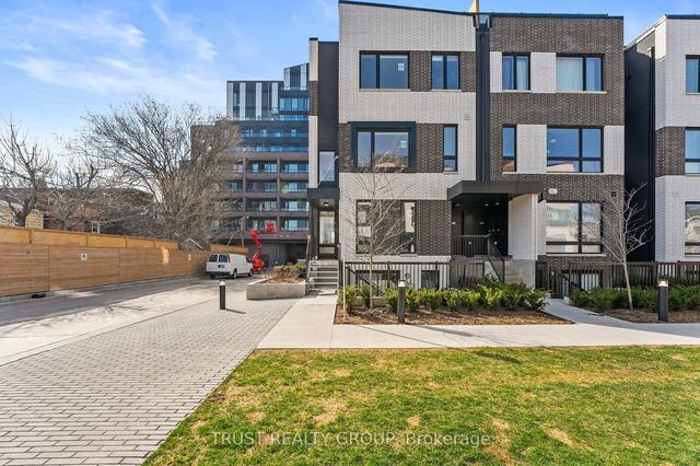 th16 - 10 Ed Clark Gdns, Townhouse with 3 bedrooms, 2 bathrooms and 0 parking in Toronto ON | Image 12
