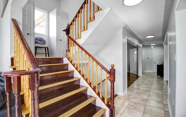 30 National Cres W, House detached with 3 bedrooms, 4 bathrooms and 4 parking in Brampton ON | Image 36