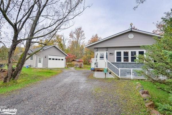 659 Honey Harbour Road, House detached with 2 bedrooms, 1 bathrooms and 6 parking in Georgian Bay ON | Image 1