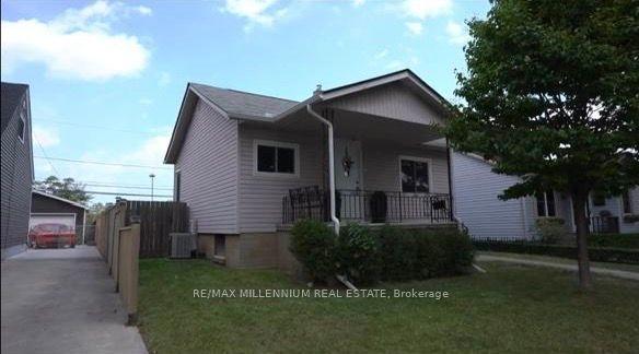 1206 Mckay Ave, House detached with 4 bedrooms, 2 bathrooms and 1 parking in Windsor ON | Image 8