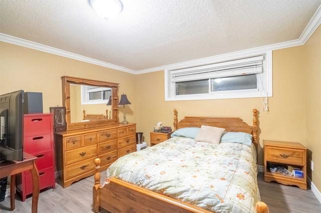 736 Gibbons St, House detached with 3 bedrooms, 2 bathrooms and 4 parking in Oshawa ON | Image 30