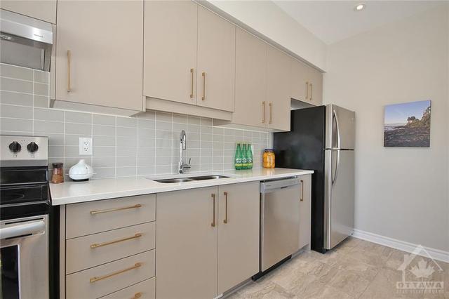 28 Stockholm Private, Townhouse with 3 bedrooms, 4 bathrooms and 2 parking in Ottawa ON | Image 17