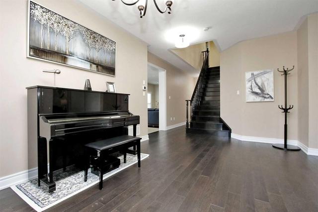 52 Hayfield Cres, House detached with 4 bedrooms, 4 bathrooms and 4 parking in Richmond Hill ON | Image 5