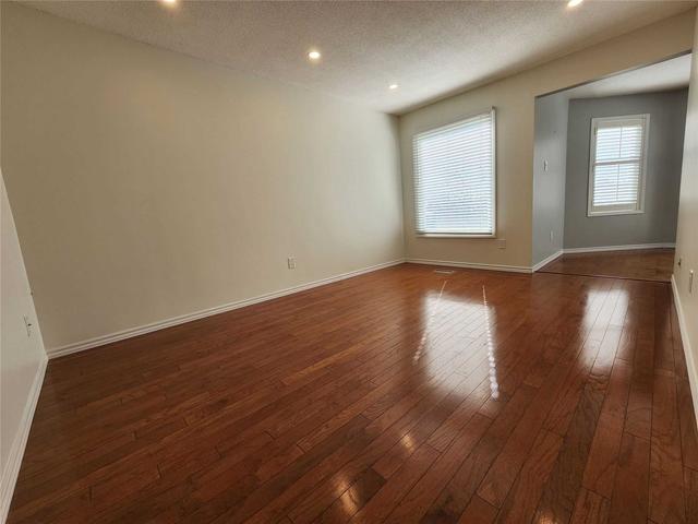844 Crowells St, House detached with 4 bedrooms, 3 bathrooms and 4 parking in Oshawa ON | Image 14