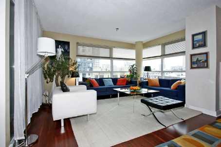 701 - 50 Lombard St, Condo with 2 bedrooms, 1 bathrooms and 1 parking in Toronto ON | Image 2