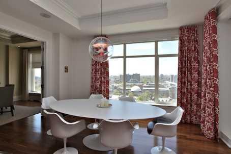 17b - 1 St Thomas St, Condo with 2 bedrooms, 3 bathrooms and 2 parking in Toronto ON | Image 5