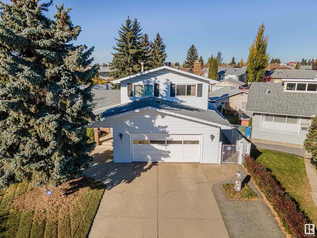 8424 145 Av Nw, House detached with 4 bedrooms, 2 bathrooms and 6 parking in Edmonton AB | Image 2